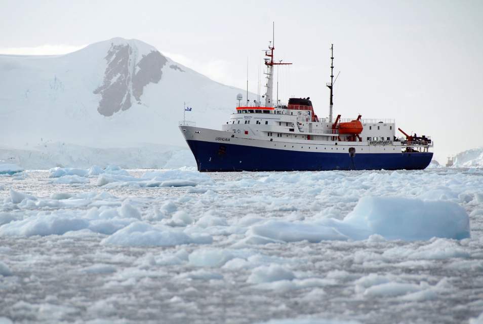 Ушуайя антарктида. Ушуайя корабль. Ushuaia Antarctic Cruises. Magellan Explorer ship.